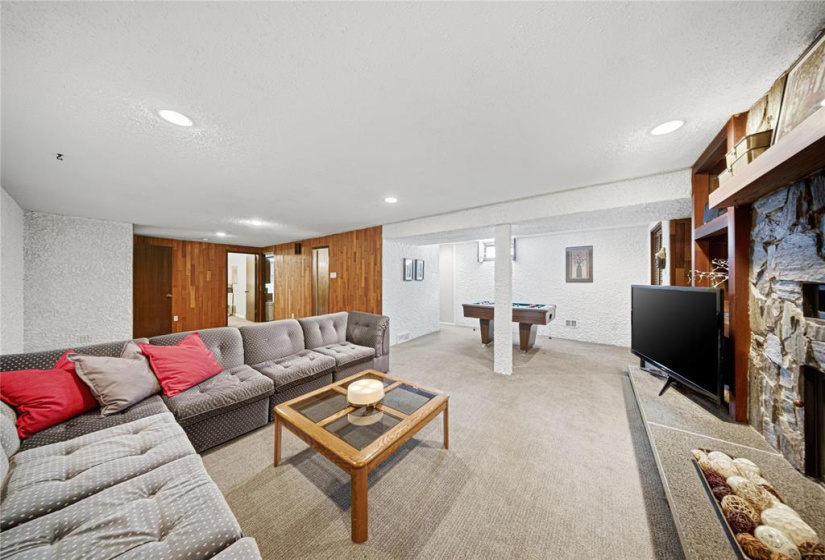 126 Royal Salinger, 4 Bedrooms Bedrooms, 14 Rooms Rooms,2 BathroomsBathrooms,Residential,For Sale,Royal Salinger