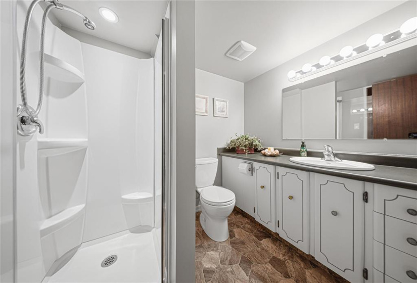 126 Royal Salinger, 4 Bedrooms Bedrooms, 14 Rooms Rooms,2 BathroomsBathrooms,Residential,For Sale,Royal Salinger