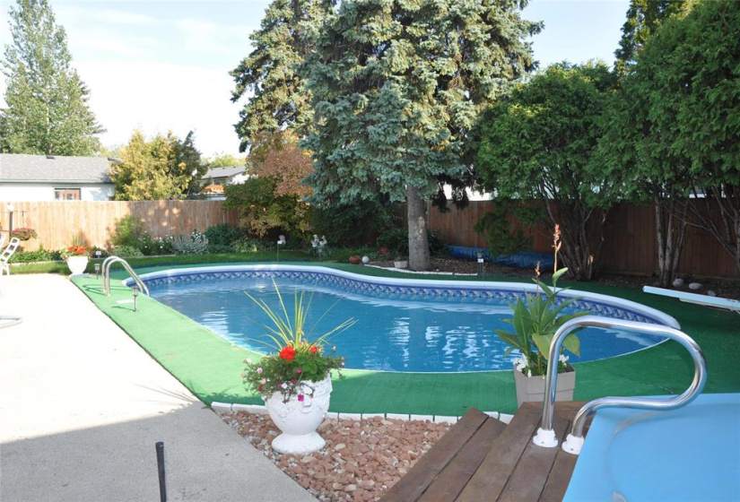 126 Royal Salinger, 4 Bedrooms Bedrooms, 14 Rooms Rooms,2 BathroomsBathrooms,Residential,For Sale,Royal Salinger