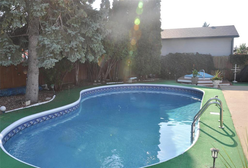 126 Royal Salinger, 4 Bedrooms Bedrooms, 14 Rooms Rooms,2 BathroomsBathrooms,Residential,For Sale,Royal Salinger