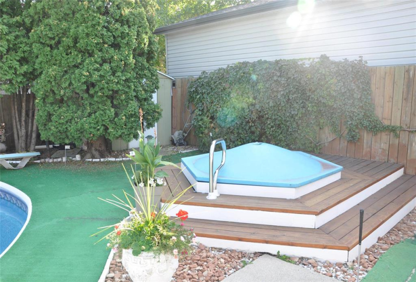 126 Royal Salinger, 4 Bedrooms Bedrooms, 14 Rooms Rooms,2 BathroomsBathrooms,Residential,For Sale,Royal Salinger