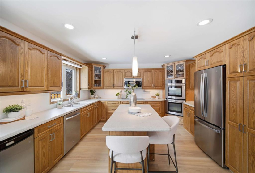 339 Victoria, 5 Bedrooms Bedrooms, 20 Rooms Rooms,3 BathroomsBathrooms,Residential,For Sale,Victoria