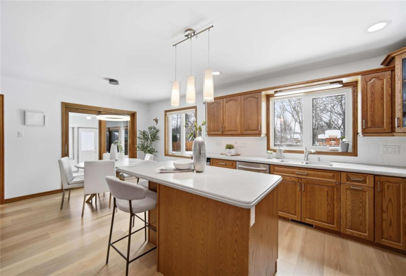 339 Victoria, 5 Bedrooms Bedrooms, 20 Rooms Rooms,3 BathroomsBathrooms,Residential,For Sale,Victoria