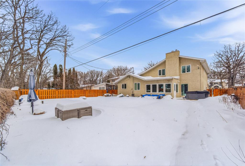 339 Victoria, 5 Bedrooms Bedrooms, 20 Rooms Rooms,3 BathroomsBathrooms,Residential,For Sale,Victoria