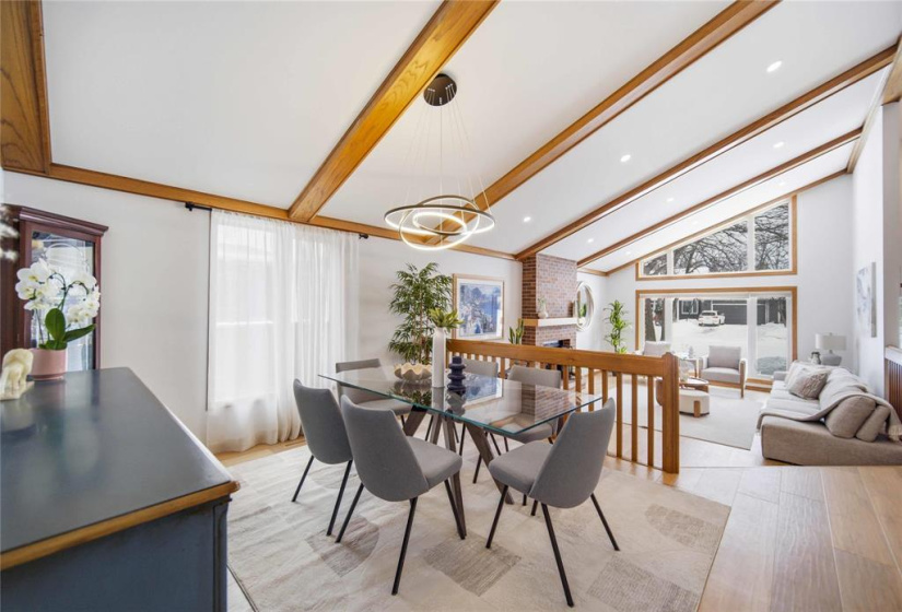 339 Victoria, 5 Bedrooms Bedrooms, 20 Rooms Rooms,3 BathroomsBathrooms,Residential,For Sale,Victoria