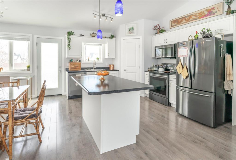 373 Notre Dame, 2 Bedrooms Bedrooms, 10 Rooms Rooms,1 BathroomBathrooms,Residential,For Sale,Notre Dame