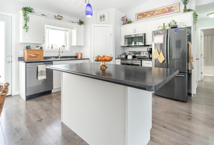 373 Notre Dame, 2 Bedrooms Bedrooms, 10 Rooms Rooms,1 BathroomBathrooms,Residential,For Sale,Notre Dame