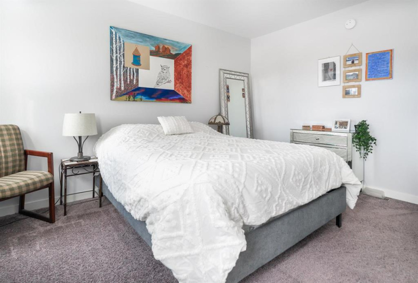 373 Notre Dame, 2 Bedrooms Bedrooms, 10 Rooms Rooms,1 BathroomBathrooms,Residential,For Sale,Notre Dame