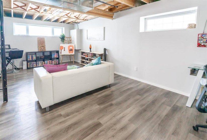 373 Notre Dame, 2 Bedrooms Bedrooms, 10 Rooms Rooms,1 BathroomBathrooms,Residential,For Sale,Notre Dame