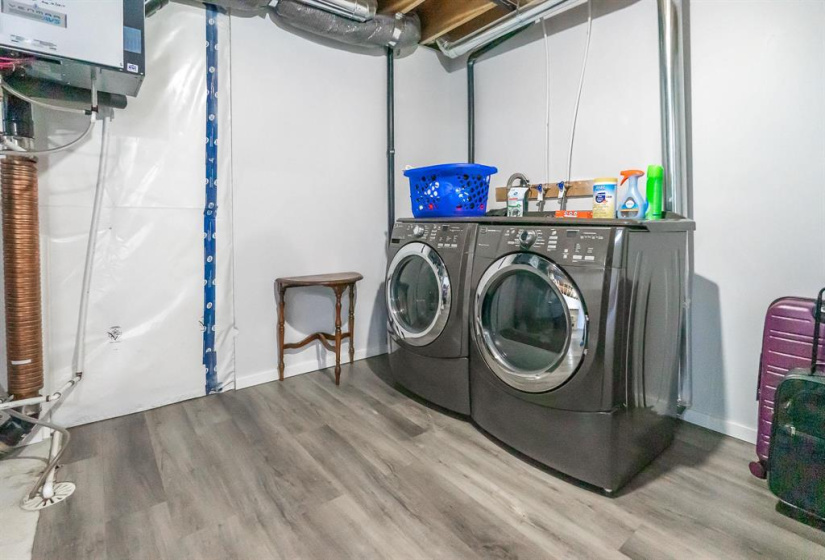 373 Notre Dame, 2 Bedrooms Bedrooms, 10 Rooms Rooms,1 BathroomBathrooms,Residential,For Sale,Notre Dame