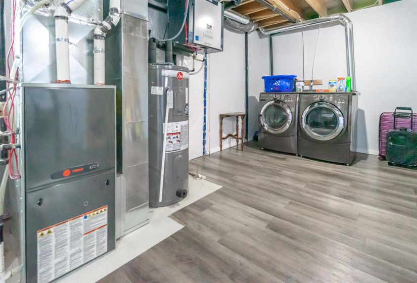 373 Notre Dame, 2 Bedrooms Bedrooms, 10 Rooms Rooms,1 BathroomBathrooms,Residential,For Sale,Notre Dame