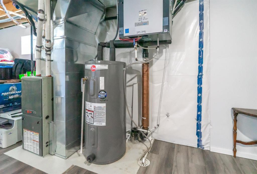 373 Notre Dame, 2 Bedrooms Bedrooms, 10 Rooms Rooms,1 BathroomBathrooms,Residential,For Sale,Notre Dame