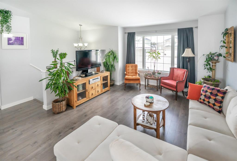 373 Notre Dame, 2 Bedrooms Bedrooms, 10 Rooms Rooms,1 BathroomBathrooms,Residential,For Sale,Notre Dame