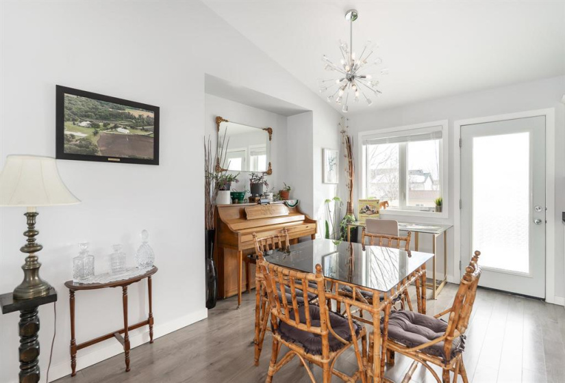 373 Notre Dame, 2 Bedrooms Bedrooms, 10 Rooms Rooms,1 BathroomBathrooms,Residential,For Sale,Notre Dame