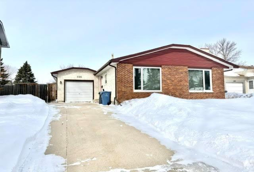 126 Syracuse, 3 Bedrooms Bedrooms, 7 Rooms Rooms,1 BathroomBathrooms,Residential,For Sale,Syracuse