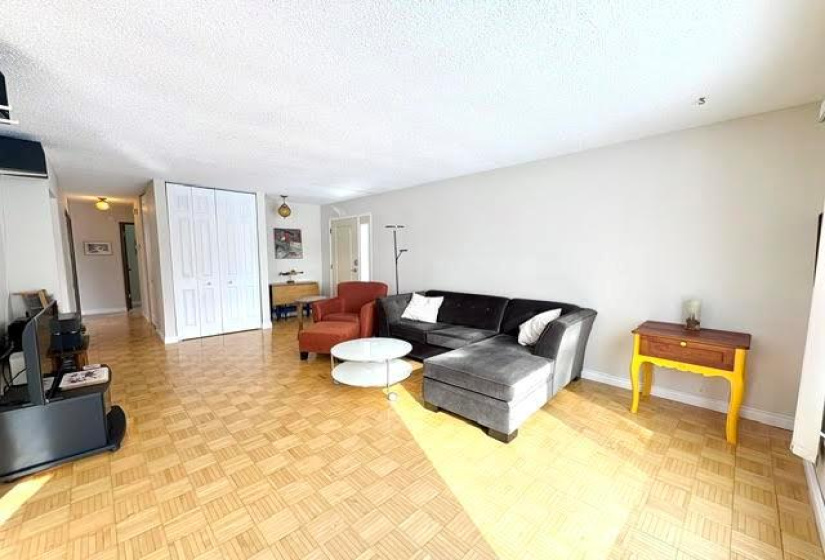 126 Syracuse, 3 Bedrooms Bedrooms, 7 Rooms Rooms,1 BathroomBathrooms,Residential,For Sale,Syracuse