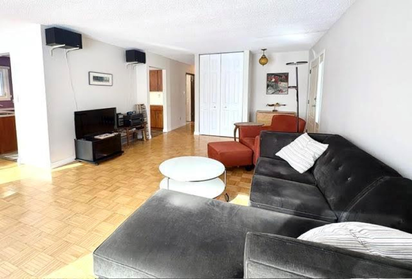 126 Syracuse, 3 Bedrooms Bedrooms, 7 Rooms Rooms,1 BathroomBathrooms,Residential,For Sale,Syracuse