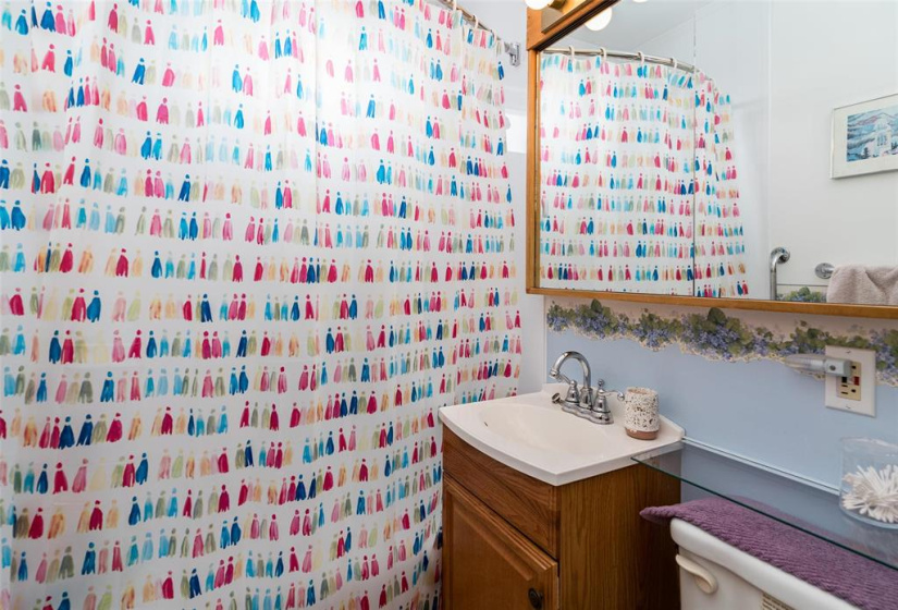 690 Oxford, 5 Bedrooms Bedrooms, 11 Rooms Rooms,1 BathroomBathrooms,Residential,For Sale,Oxford