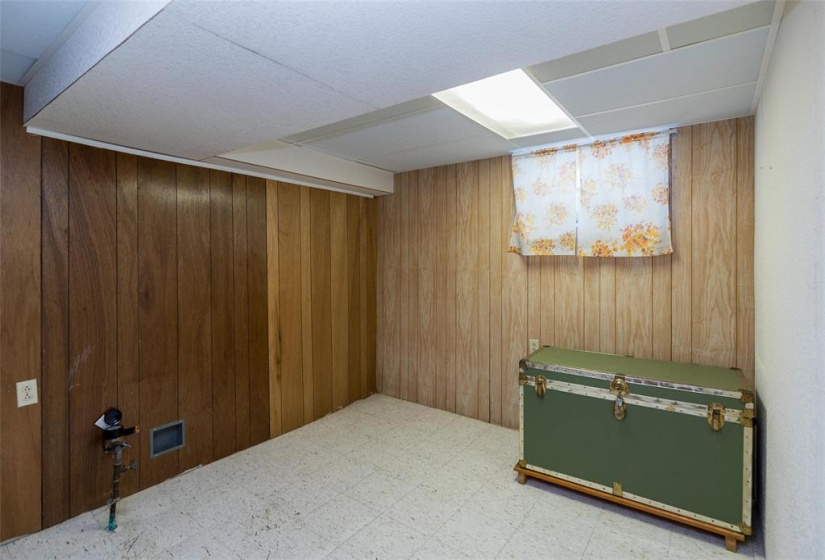 690 Oxford, 5 Bedrooms Bedrooms, 11 Rooms Rooms,1 BathroomBathrooms,Residential,For Sale,Oxford