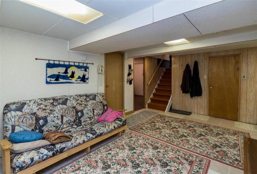 690 Oxford, 5 Bedrooms Bedrooms, 11 Rooms Rooms,1 BathroomBathrooms,Residential,For Sale,Oxford