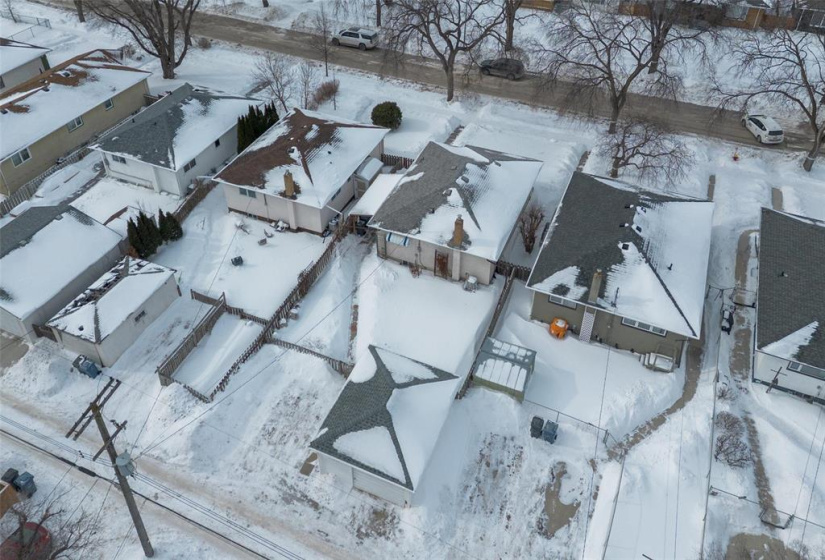 690 Oxford, 5 Bedrooms Bedrooms, 11 Rooms Rooms,1 BathroomBathrooms,Residential,For Sale,Oxford