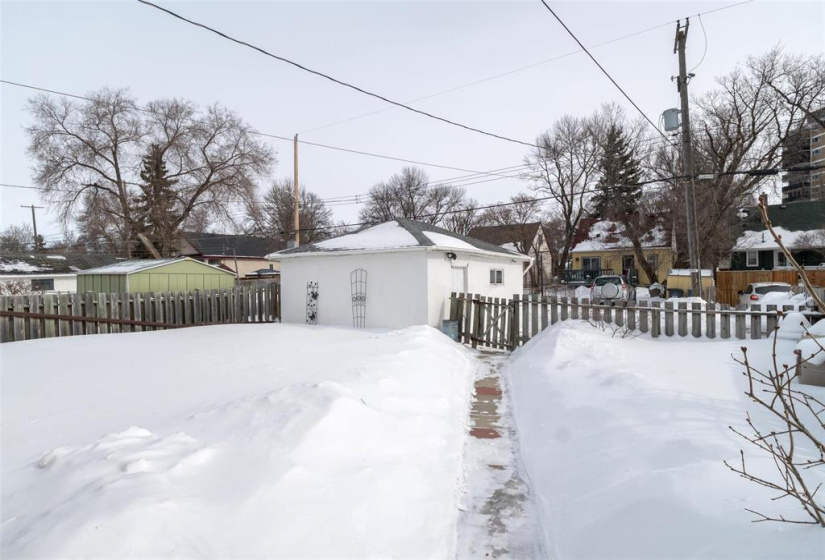 690 Oxford, 5 Bedrooms Bedrooms, 11 Rooms Rooms,1 BathroomBathrooms,Residential,For Sale,Oxford