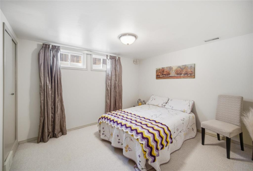 4 Neptune, 3 Bedrooms Bedrooms, 12 Rooms Rooms,2 BathroomsBathrooms,Residential,For Sale,Neptune