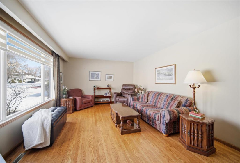 4 Neptune, 3 Bedrooms Bedrooms, 12 Rooms Rooms,2 BathroomsBathrooms,Residential,For Sale,Neptune