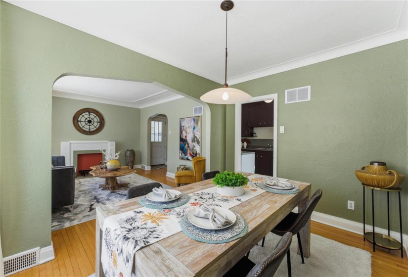 454 Campbell, 3 Bedrooms Bedrooms, 9 Rooms Rooms,Residential,For Sale,Campbell