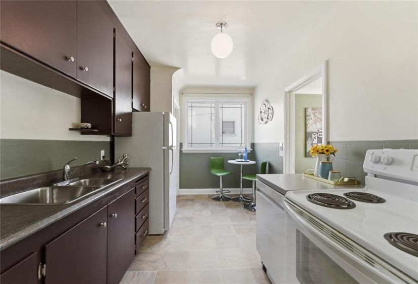 454 Campbell, 3 Bedrooms Bedrooms, 9 Rooms Rooms,Residential,For Sale,Campbell