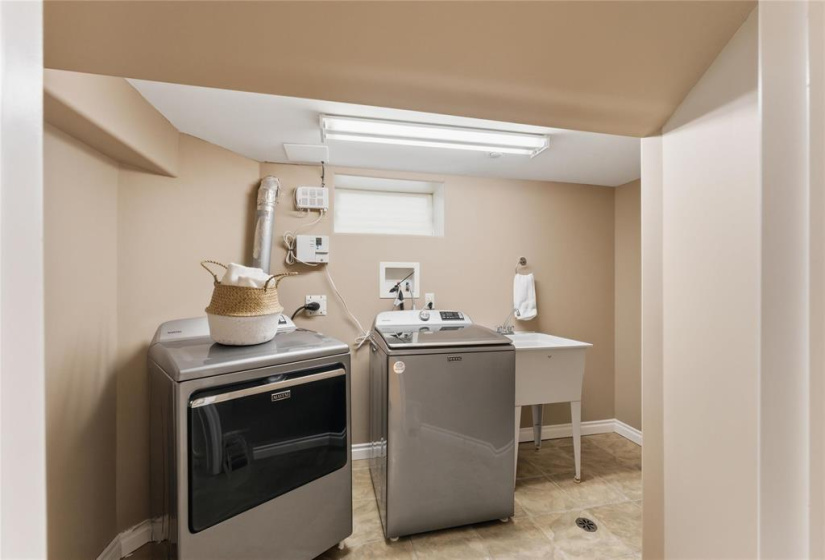 454 Campbell, 3 Bedrooms Bedrooms, 9 Rooms Rooms,Residential,For Sale,Campbell