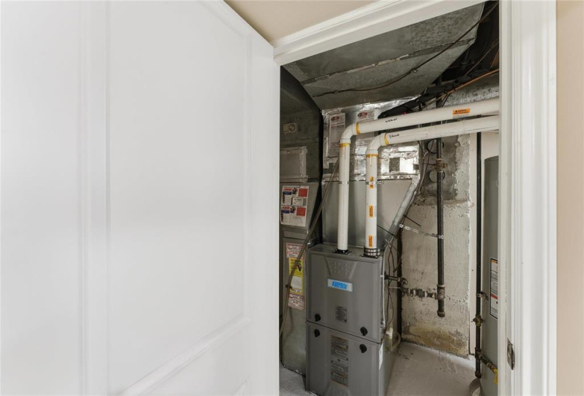 454 Campbell, 3 Bedrooms Bedrooms, 9 Rooms Rooms,Residential,For Sale,Campbell