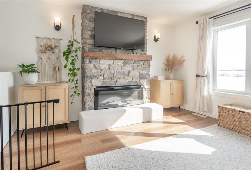 70 CRESCENTWOOD, 2 Bedrooms Bedrooms, 6 Rooms Rooms,1 BathroomBathrooms,Residential,For Sale,CRESCENTWOOD