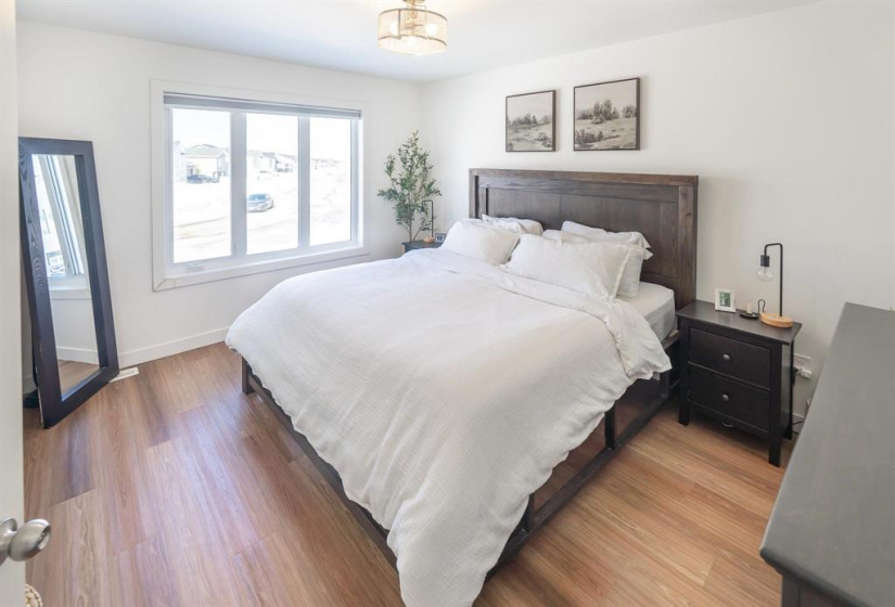 70 CRESCENTWOOD, 2 Bedrooms Bedrooms, 6 Rooms Rooms,1 BathroomBathrooms,Residential,For Sale,CRESCENTWOOD