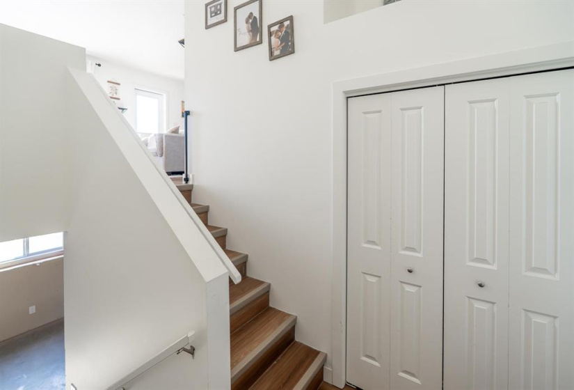 70 CRESCENTWOOD, 2 Bedrooms Bedrooms, 6 Rooms Rooms,1 BathroomBathrooms,Residential,For Sale,CRESCENTWOOD