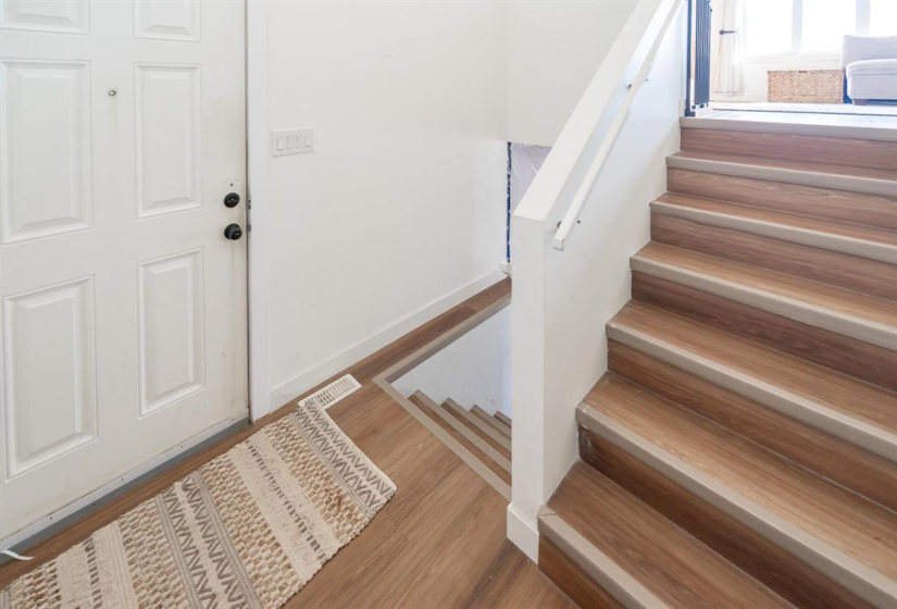 70 CRESCENTWOOD, 2 Bedrooms Bedrooms, 6 Rooms Rooms,1 BathroomBathrooms,Residential,For Sale,CRESCENTWOOD