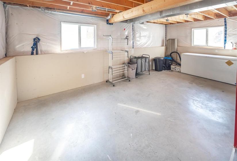 70 CRESCENTWOOD, 2 Bedrooms Bedrooms, 6 Rooms Rooms,1 BathroomBathrooms,Residential,For Sale,CRESCENTWOOD