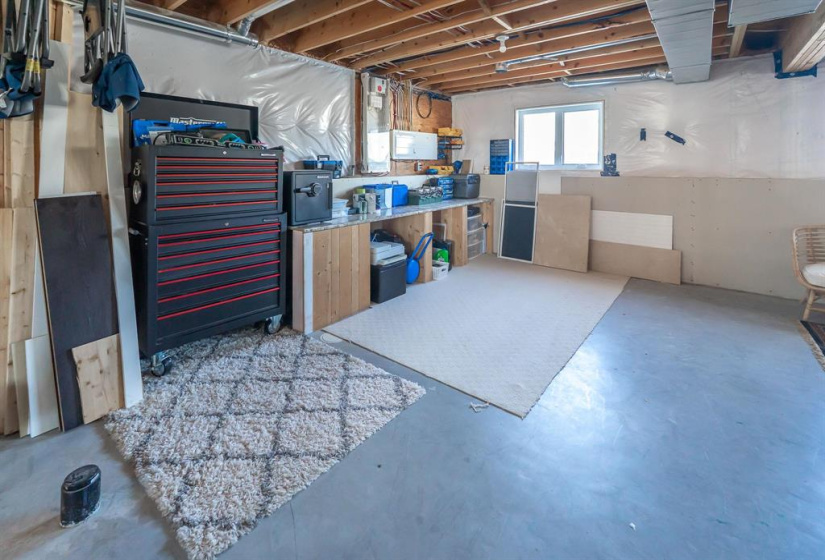 70 CRESCENTWOOD, 2 Bedrooms Bedrooms, 6 Rooms Rooms,1 BathroomBathrooms,Residential,For Sale,CRESCENTWOOD