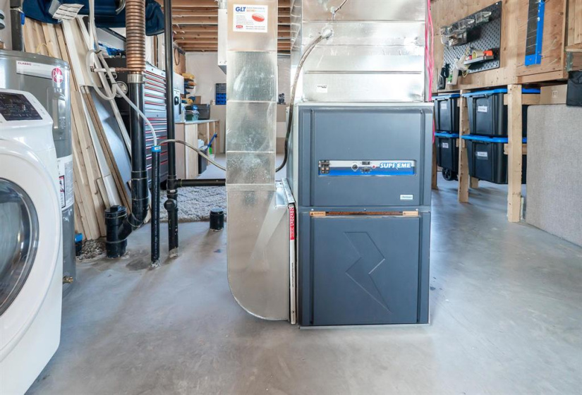 70 CRESCENTWOOD, 2 Bedrooms Bedrooms, 6 Rooms Rooms,1 BathroomBathrooms,Residential,For Sale,CRESCENTWOOD