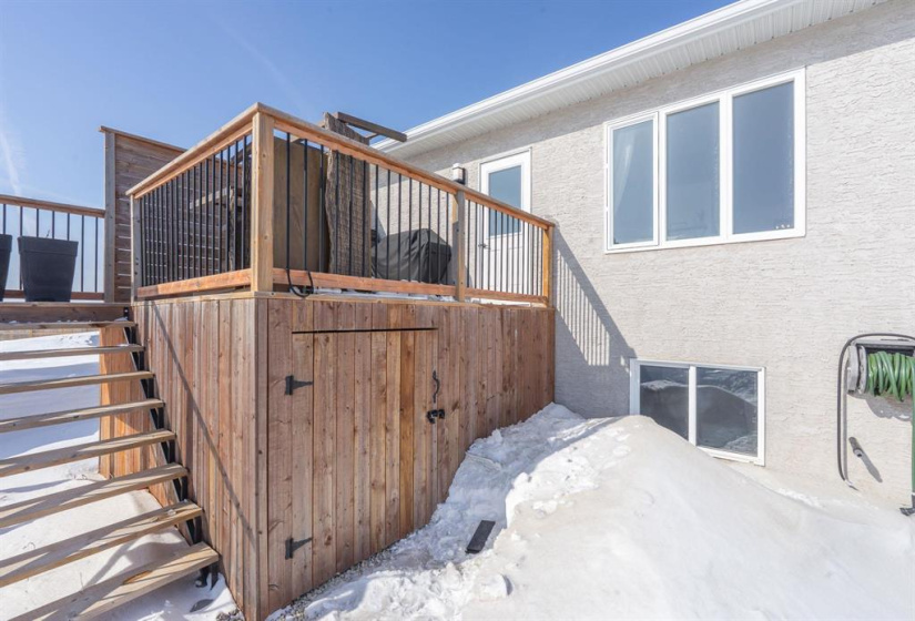 70 CRESCENTWOOD, 2 Bedrooms Bedrooms, 6 Rooms Rooms,1 BathroomBathrooms,Residential,For Sale,CRESCENTWOOD