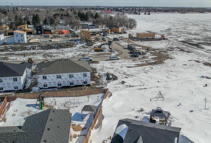 70 CRESCENTWOOD, 2 Bedrooms Bedrooms, 6 Rooms Rooms,1 BathroomBathrooms,Residential,For Sale,CRESCENTWOOD