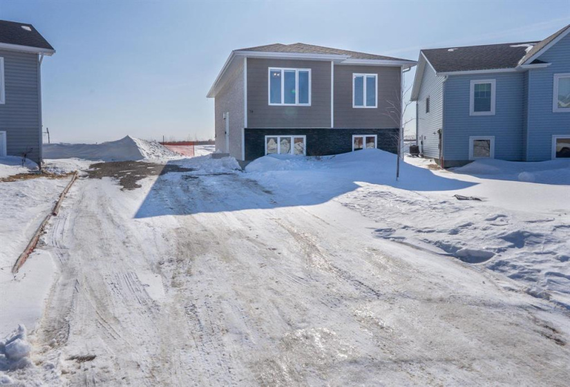 70 CRESCENTWOOD, 2 Bedrooms Bedrooms, 6 Rooms Rooms,1 BathroomBathrooms,Residential,For Sale,CRESCENTWOOD