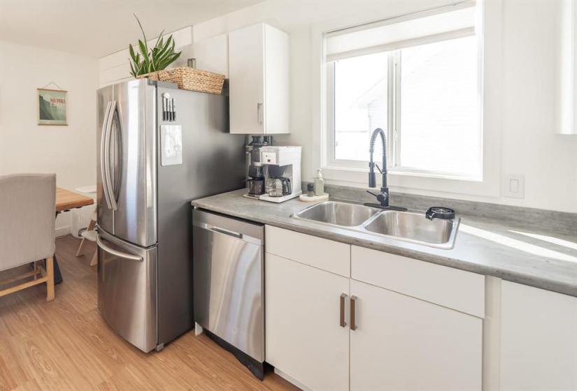 70 CRESCENTWOOD, 2 Bedrooms Bedrooms, 6 Rooms Rooms,1 BathroomBathrooms,Residential,For Sale,CRESCENTWOOD