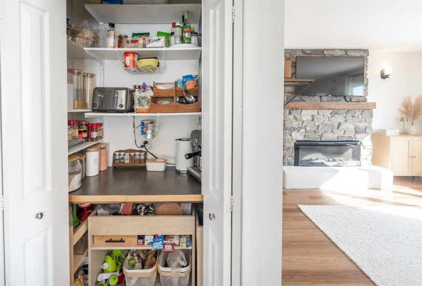 70 CRESCENTWOOD, 2 Bedrooms Bedrooms, 6 Rooms Rooms,1 BathroomBathrooms,Residential,For Sale,CRESCENTWOOD