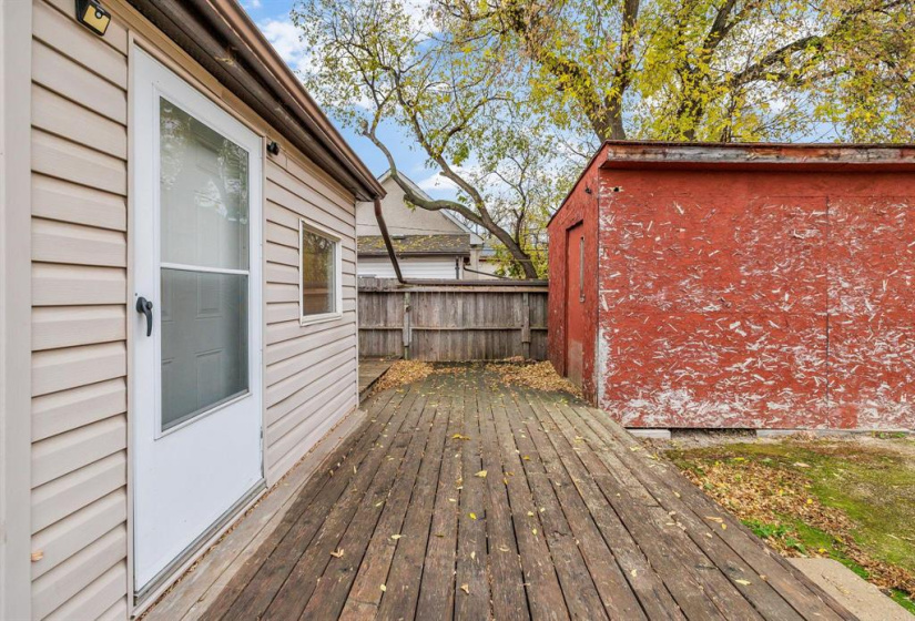 688 Redwood, 2 Bedrooms Bedrooms, 7 Rooms Rooms,1 BathroomBathrooms,Residential,For Sale,Redwood