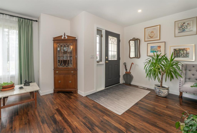 77 Victor Lewis, 2 Bedrooms Bedrooms, 13 Rooms Rooms,3 BathroomsBathrooms,Condominium,For Sale,Victor Lewis