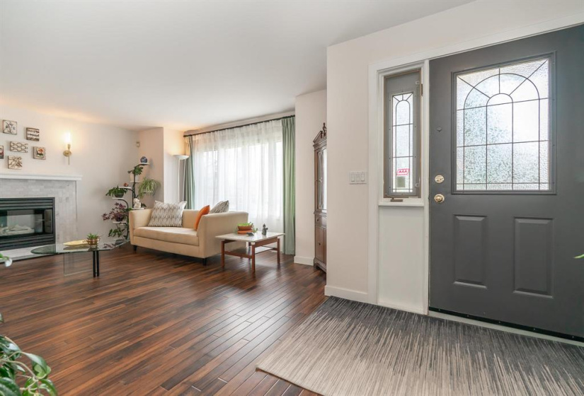 77 Victor Lewis, 2 Bedrooms Bedrooms, 13 Rooms Rooms,3 BathroomsBathrooms,Condominium,For Sale,Victor Lewis