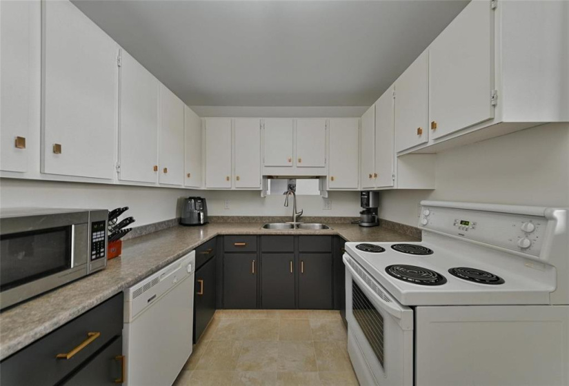 3070 Pembina, 2 Bedrooms Bedrooms, 6 Rooms Rooms,1 BathroomBathrooms,Condominium,For Sale,Pembina