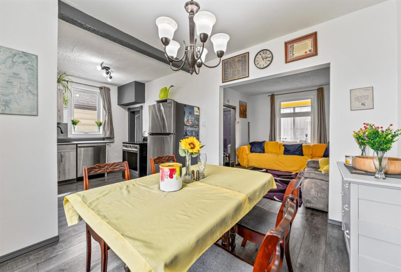 381 Parkview, 3 Bedrooms Bedrooms, 7 Rooms Rooms,1 BathroomBathrooms,Residential,For Sale,Parkview