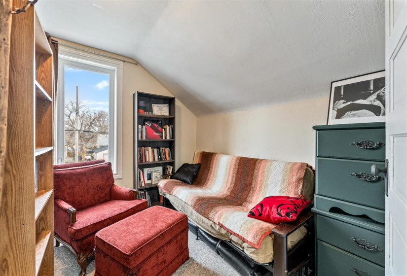 381 Parkview, 3 Bedrooms Bedrooms, 7 Rooms Rooms,1 BathroomBathrooms,Residential,For Sale,Parkview